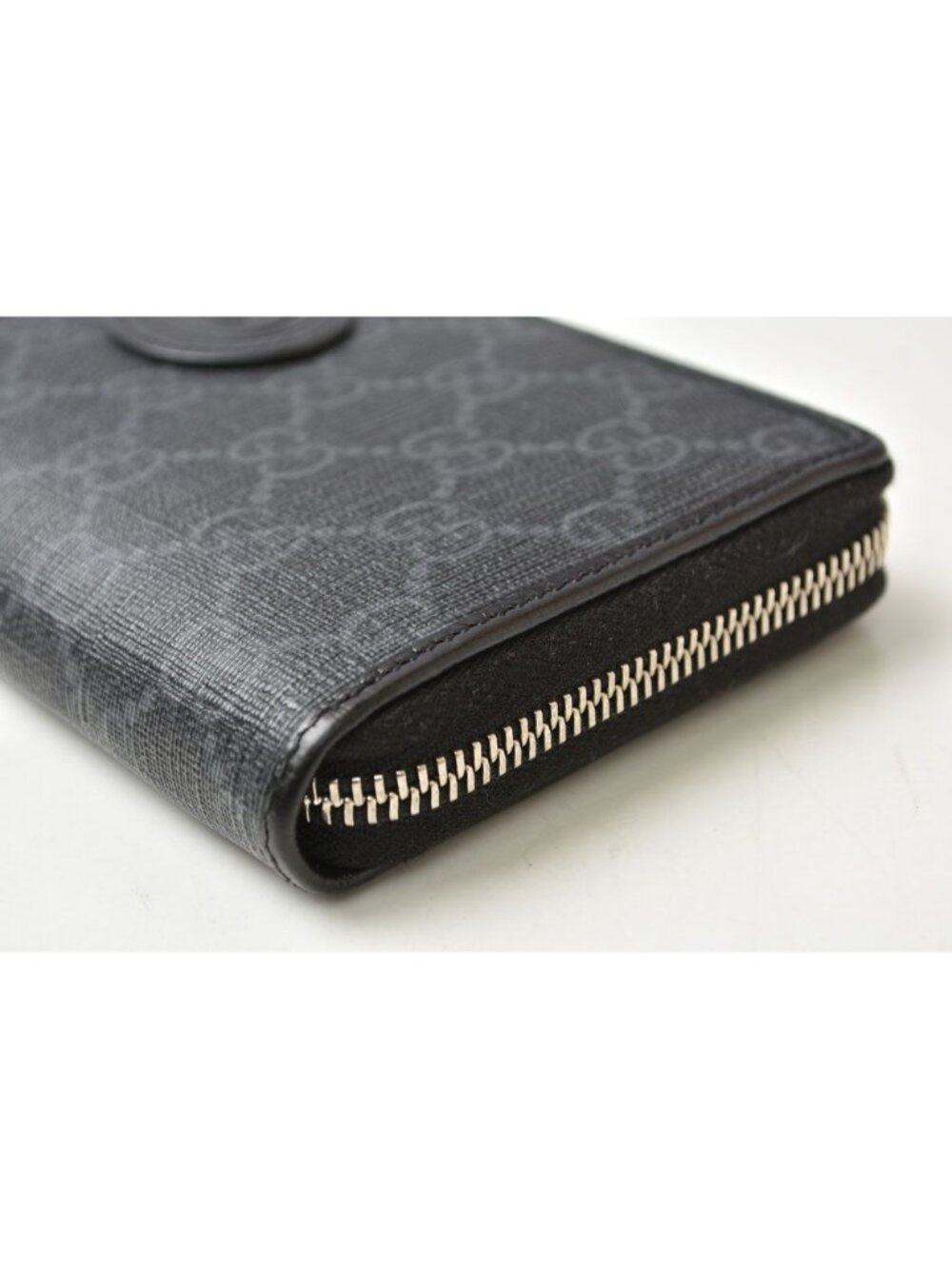 Gucci Wallet Interlocking GG Supreme Zip Around Gray Black - Picture 9 of 14
